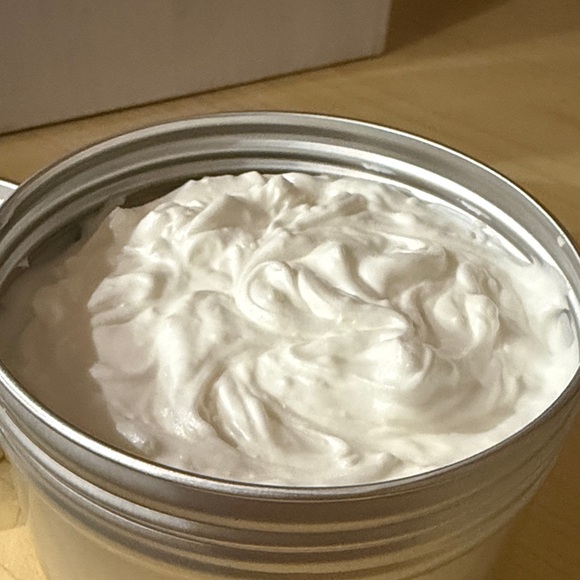 Hand Crafted Silver Whipped Skin Tallow - Picture 2 of 3